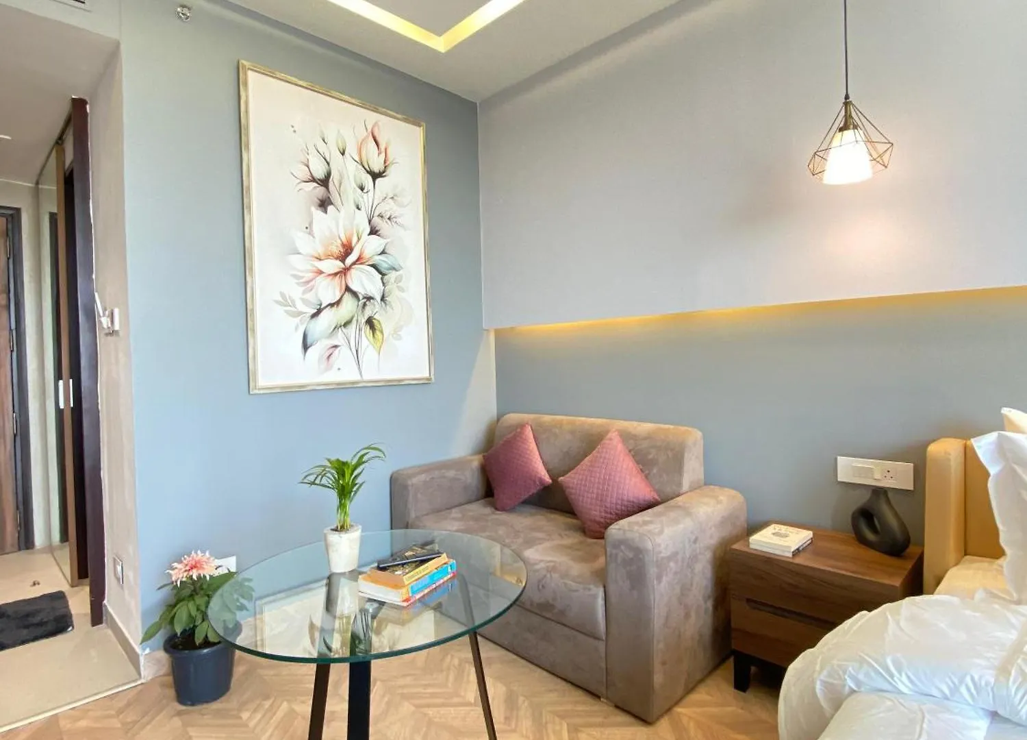 Elegant Apartment In 구르가온