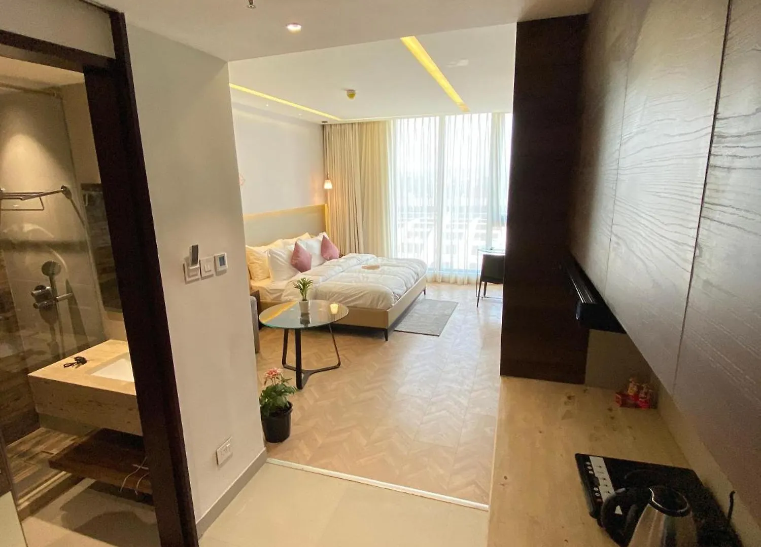 Elegant Apartment In 구르가온